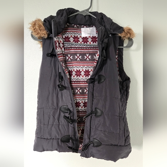 Liv and Piper Hooded Vest Size Small - Picture 1 of 6